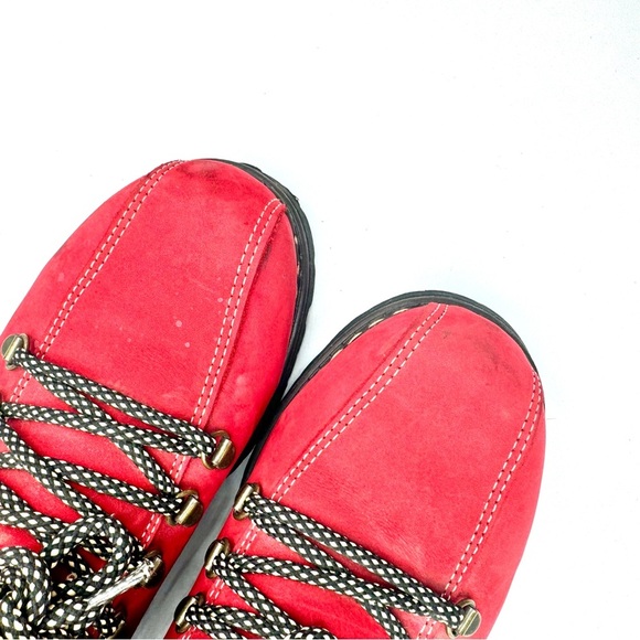 SAUTE MOUTON VINTAGE RED WINTER LEATHER BOOTS - HIKING BOOTS - MADE IN CANADA - Picture 14 of 15